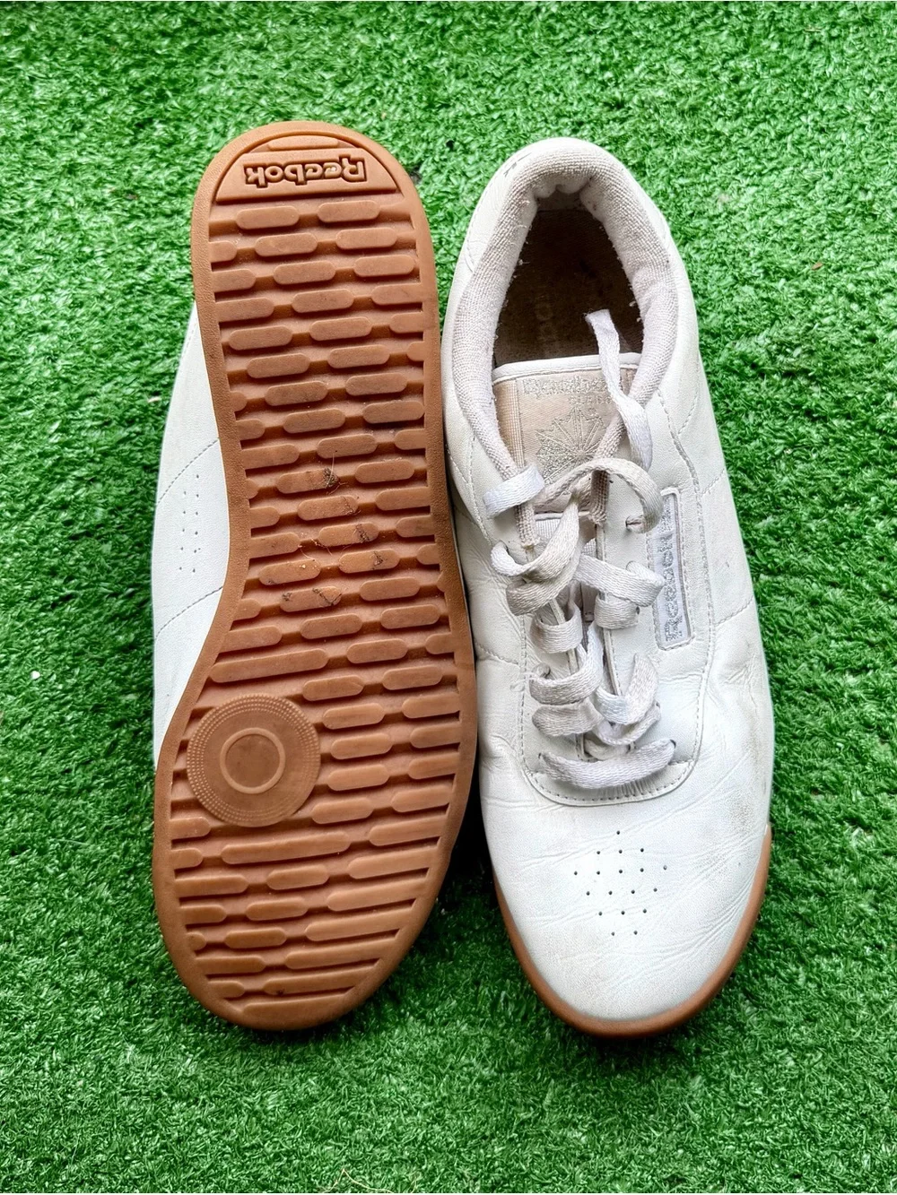Reebok Classic White Leather Gum Sole Sneakers Women's US 10 Retro Low Top Shoes